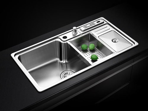 水槽企業(yè)集中精力開(kāi)發(fā)市場(chǎng)要站在消費(fèi)者立場(chǎng)