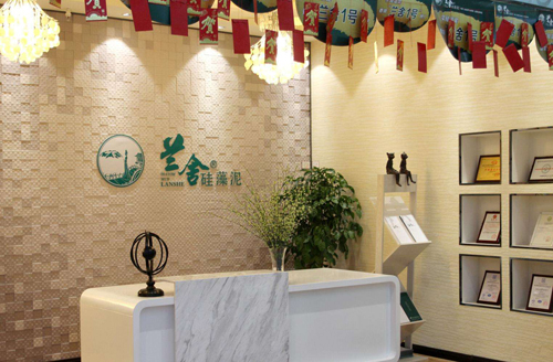 �m������� �����˾ӭh(hu��n)����Ŀ��(bi��o)ʸ־����