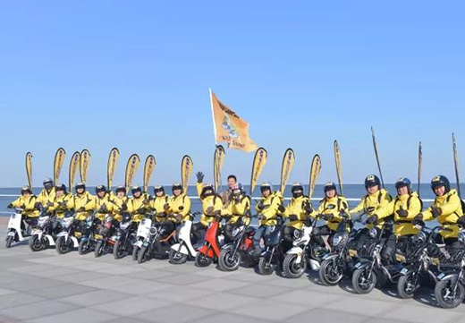 ���ա��v�M�ĺ������(d��ng)ح���H��һ��(ch��ng)�I(y��ng)�N ����һ��(ch��ng)����(ji��n)��(zh��n)