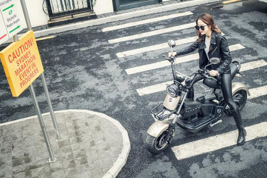 ���ա��v�M�ĺ������(d��ng)ح���H��һ��(ch��ng)�I(y��ng)�N ����һ��(ch��ng)����(ji��n)��(zh��n)