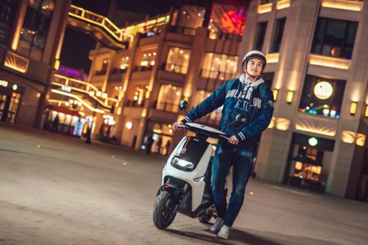 雅迪電動(dòng)車推出“雙?！狈?wù)，讓車主更安心更放心