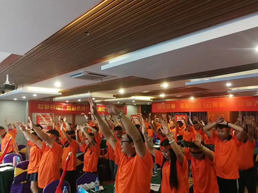 ���A�K�˱��Ƶ���վ�����������ҫ����Ĺ�â