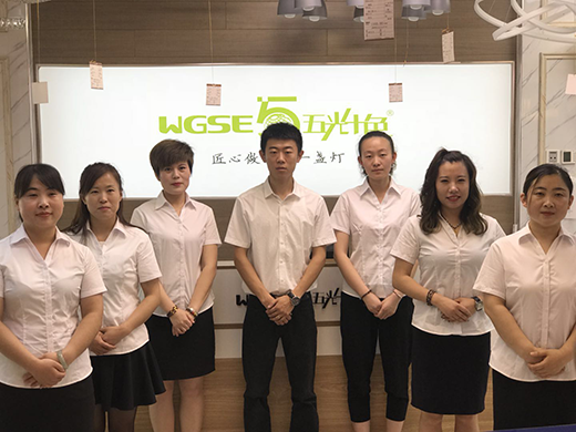 ���ʮɫ�����\����(w��)�A�����M(f��i)�߿ڱ�