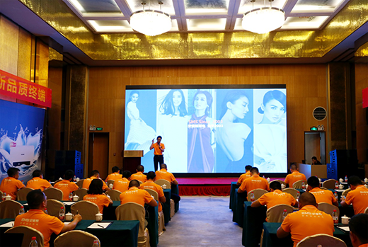 ʷ��˹S18���Ľ�(j��ng)�N�̑�(zh��n)�Է��(hu��)����������֮��