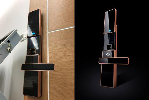 �����T�i���s���󱳺����˼��