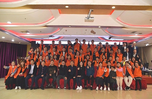 ���A�����K�˱��ƺӱ�վ���M����������������ǰ��