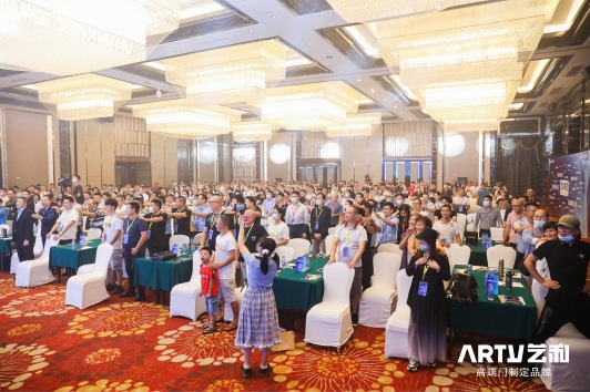 ���m(x��)�� ˇ�͸߶��T��Ʒ�V�ܿ���׷��