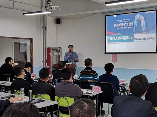 �ٰ����������M(j��n)�I�� �V�|��(ji��n)���c���솢��Ʒ�ƽ���Ϳ�ό��(xi��ng)�(xi��ng)Ŀ�xʽ