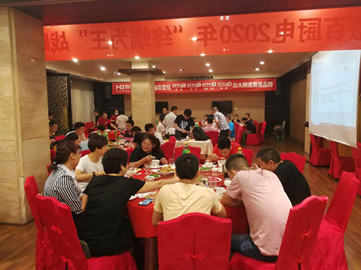 �K�˞��� �۰ُN�Ʒ���ƽ��(hu��)(���վ)�A�M��Ļ