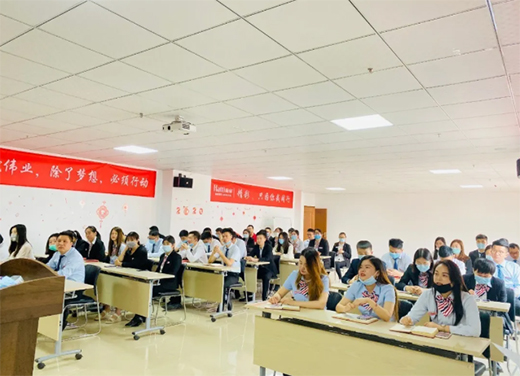 �R�ąf(xi��)����ͬ�۹���(j��)���̵����܏N�l(w��i)���·݆T�����ô��(hu��)