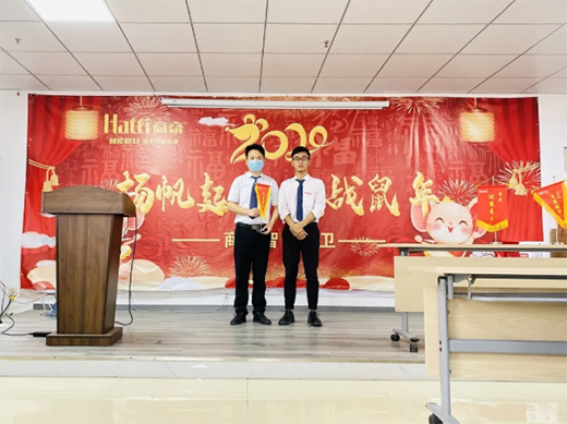 �R�ąf(xi��)����ͬ�۹���(j��)���̵����܏N�l(w��i)���·݆T�����ô��(hu��)