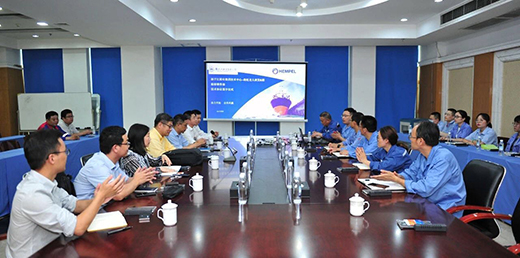 �������˞�P�ӽ����I(y��)؛��Ϳˢ��һ��Ϳ�Ϯa(ch��n)Ʒ