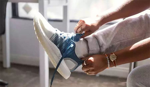 Nike��Adidas ����׷���³���!�r(sh��)�Эh(hu��n)���@��Ь