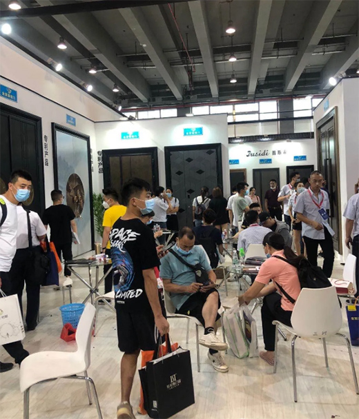 ܊��(qi��ng)�T�I(y��)չ�d������Ʒ���I(l��ng)�ИI(y��)�r(sh��)�г���