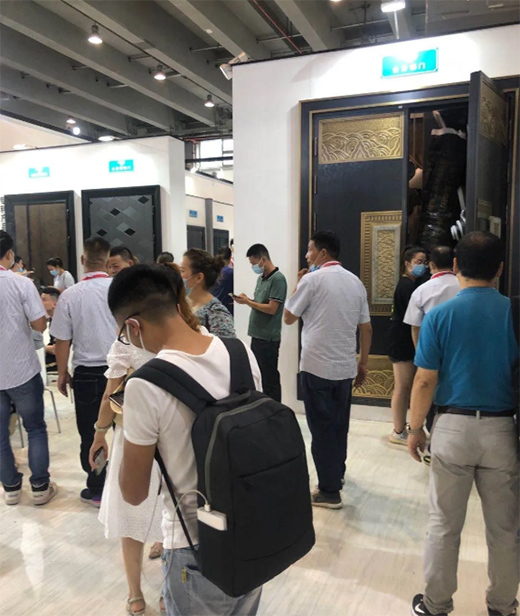 ܊��(qi��ng)�T�I(y��)չ�d������Ʒ���I(l��ng)�ИI(y��)�r(sh��)�г���