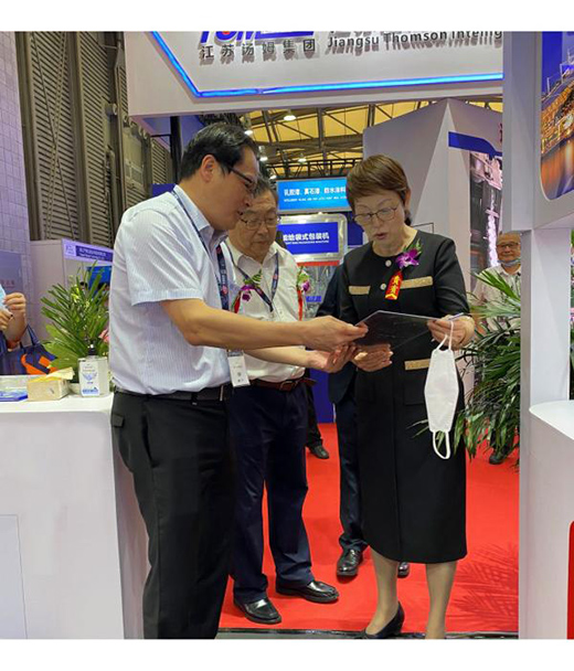 �L(zh��ng)��Ϳ��ʢ�b��ϯ�Ϻ���(gu��)�HͿ�ϲ��[��(hu��)���s�@����(ji��ng)