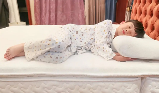 ���˰ٵ´��|���o����һ��(g��)��˯��