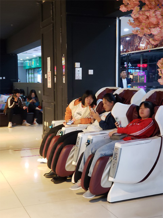 �ġ�ʮһ�����h��(j��ng)�� ���Ʒ�|���M��һվ