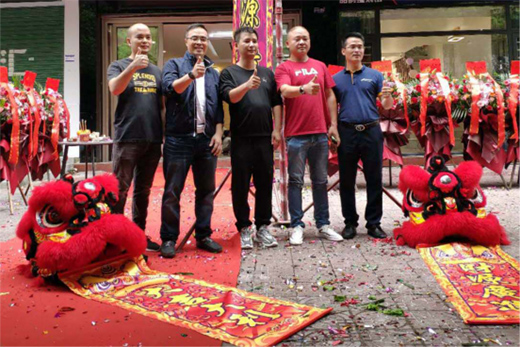 ����ʢ�� ���R�������ҷ�ɽ��ˮ�µ�ɹ��_�I(y��)