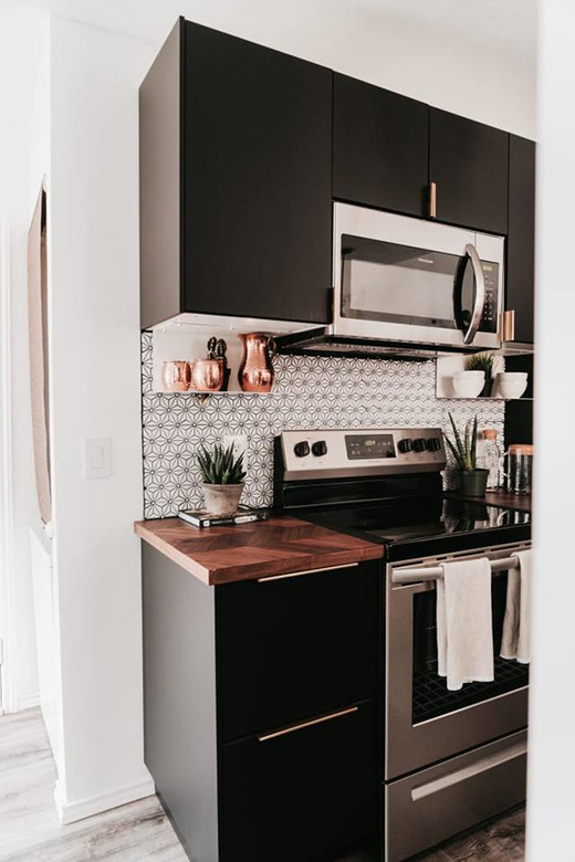 ��(j��ng)��ĺ�ɫ�����bĄ�(chu��ng)��N��