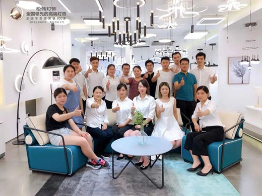 �A���B־�����ɂ��߶˟����ݶ��ϵ����E