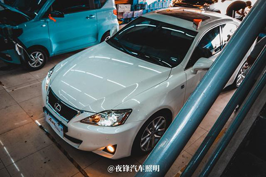 �׿��_˹IS250܇������ҹ�hLED�·��ҹҫ�桸�е�܇����