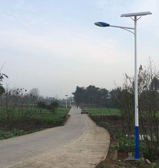 6米農(nóng)村太陽(yáng)能路燈，為農(nóng)民的生產(chǎn)生活增添亮色!