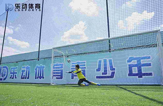 ����(d��ng)�w��У��(n��i)����?q��)���ِ���M(j��n)�еß����