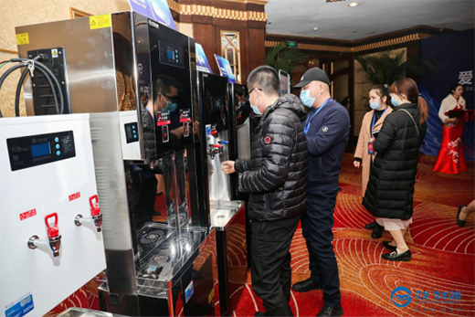 ף�R������Ʒ�l(f��)��ؔ��Փ���߽��N���ȡ�ÈA�M�ɹ�!