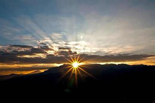 ����Ҋ(ji��n)��δ��(l��i)���͵¸�20�����Ƒc�䣺�B�������� ���հl(f��)չ�}�j(lu��)