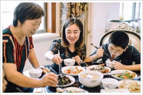 �������ض����ж�����̫ȼ�������ϲ�۵�ԭ��