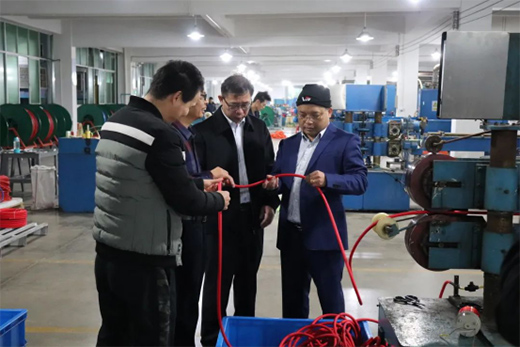 �|��ܘI(y��)�c�_ƽ�C늌W(xu��)У�M��У��������s�߽��ƃxʽ