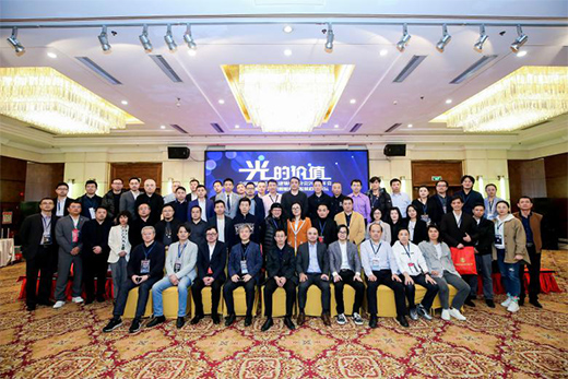 ���b�f(xi��)늚�֕�(hu��)���(hu��)ʢ���e�k���Ƅ�(d��ng)�����I(y��)�������_(t��i)�A