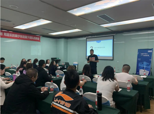 ��˹���l(w��i)ԡ20����(li��n)��(d��ng)��ٻ��(d��ng)ϯ���A���^(q��)��