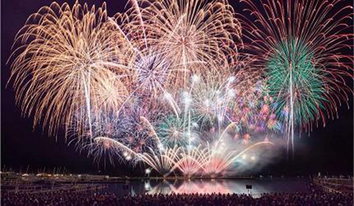 ��˹�Ǳ�����֮���������ռ������ß����c���ӭ������