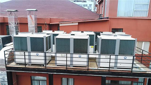 節(jié)能省電的紐恩泰空氣能熱泵，成為酒店冷暖“黑科技”