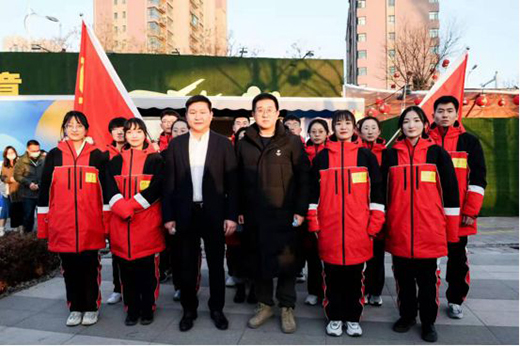 �ж�����Ļ����һ����м~��朽����M(f��i)�߂��fƷ�Ɯض�