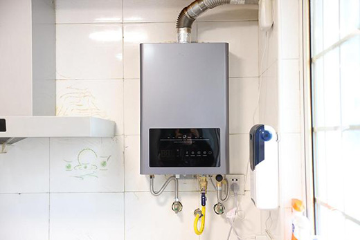 即開即熱 澎湃熱水分秒必達(dá) 海爾雙增壓零冷水燃?xì)鉄崴髟u測