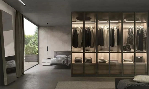透明全鋁極簡(jiǎn)衣櫥“當(dāng)下”正流行!