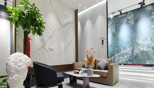 ���`�|(zh��)�Ўr�塤ͩ�l(xi��ng)�꣺�M�M�ҾӸ������������롰�ҡ���ģ��