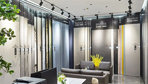 ���`�|(zh��)�Ўr�塤ͩ�l(xi��ng)�꣺�M�M�ҾӸ������������롰�ҡ���ģ��