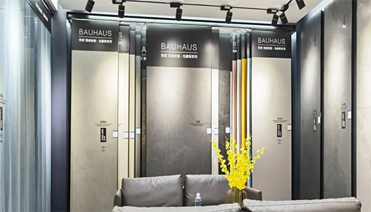 ���`�|(zh��)�Ўr�塤ͩ�l(xi��ng)�꣺�M�M�ҾӸ������������롰�ҡ���ģ��