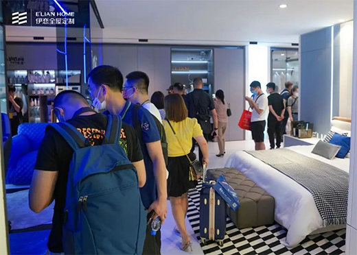 �Wҫ��ǣ�����ȫ�ݶ�������չ�F(xi��n)����ɫ���L(f��ng)��