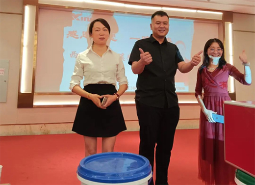 �y�ֳ��l(f��) �ж�ͬ�� | ��ţ����������Ϫ���ж����x��(hu��)���A�M��Ļ!