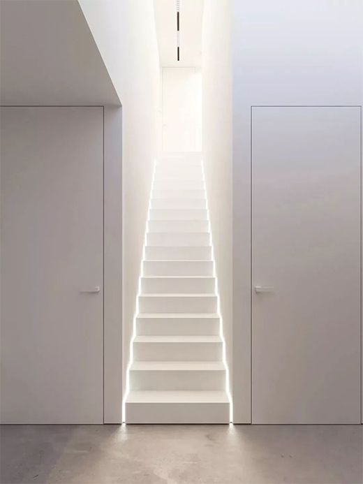 燈帶這么有情調(diào)，何不考慮裝一個