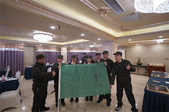 �c¹�ۄ����A�ڽK�� һ����ҾӾ�Ӣ��Ӗ�I�A�M��Ļ