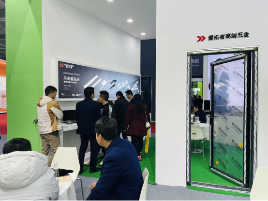 �����������������ڰˌý��������x���X�Ͳļ��T�����[��