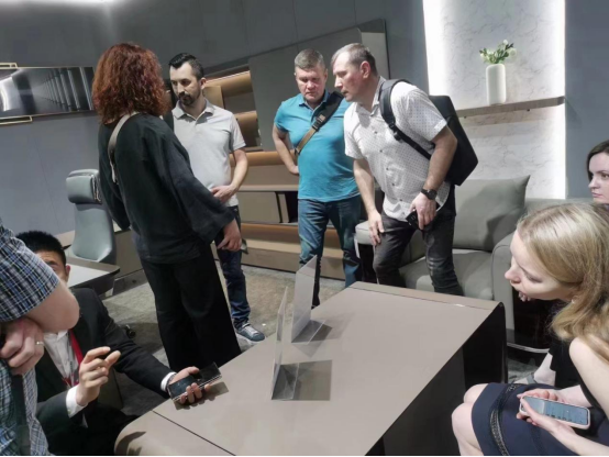 Ʒ�|(zh��)�c��(chu��ng)�²�����������Դ�ڏV�ݼҾ�չ��Ů���