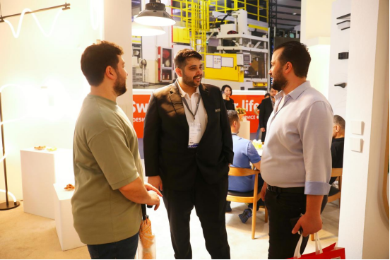 �⁆չ�����չ���ILLUS����˹����Ї�֮·�����_ʼ